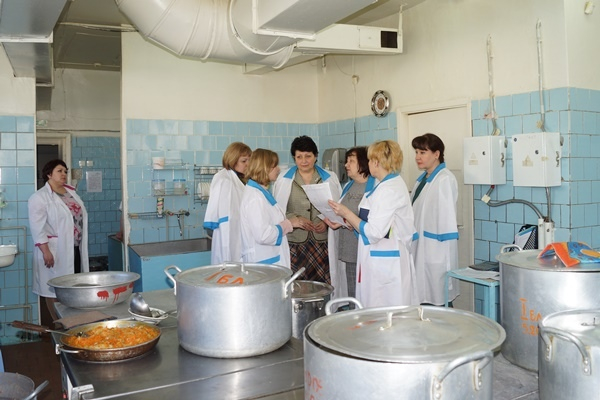 Депутаты Дзержинска проверили организацию питания в детских садах