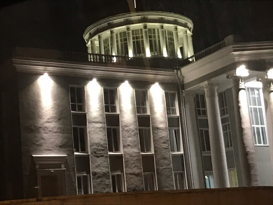 «Дворцовый целлюлит»: дзержинцы заметили интересный ремонт на здании ДКХ