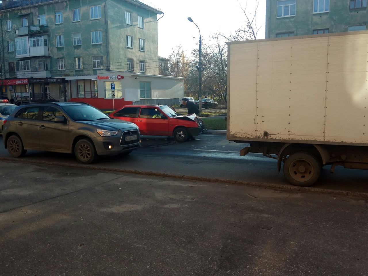 Пьяный житель Дзержинска сел за руль и устроил массовую аварию (ФОТО, ВИДЕО)