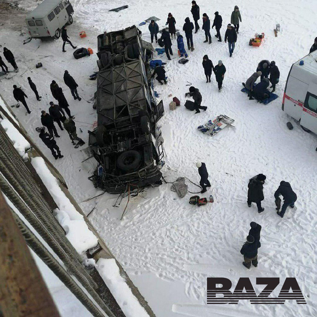 Жертвами падения автобуса с моста в Забайкалье стали 19 человек (ВИДЕО)