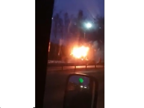 Фура с прицепом загорелась на трассе в Володарском районе (ВИДЕО)