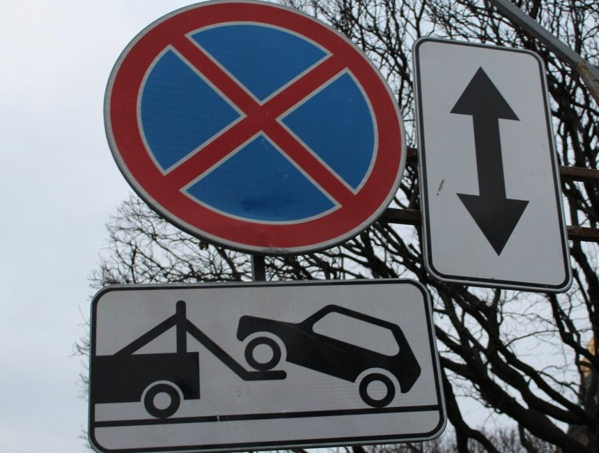 Остановка запрещена: в Дзержинске запретили останавливаться возле одного из домов