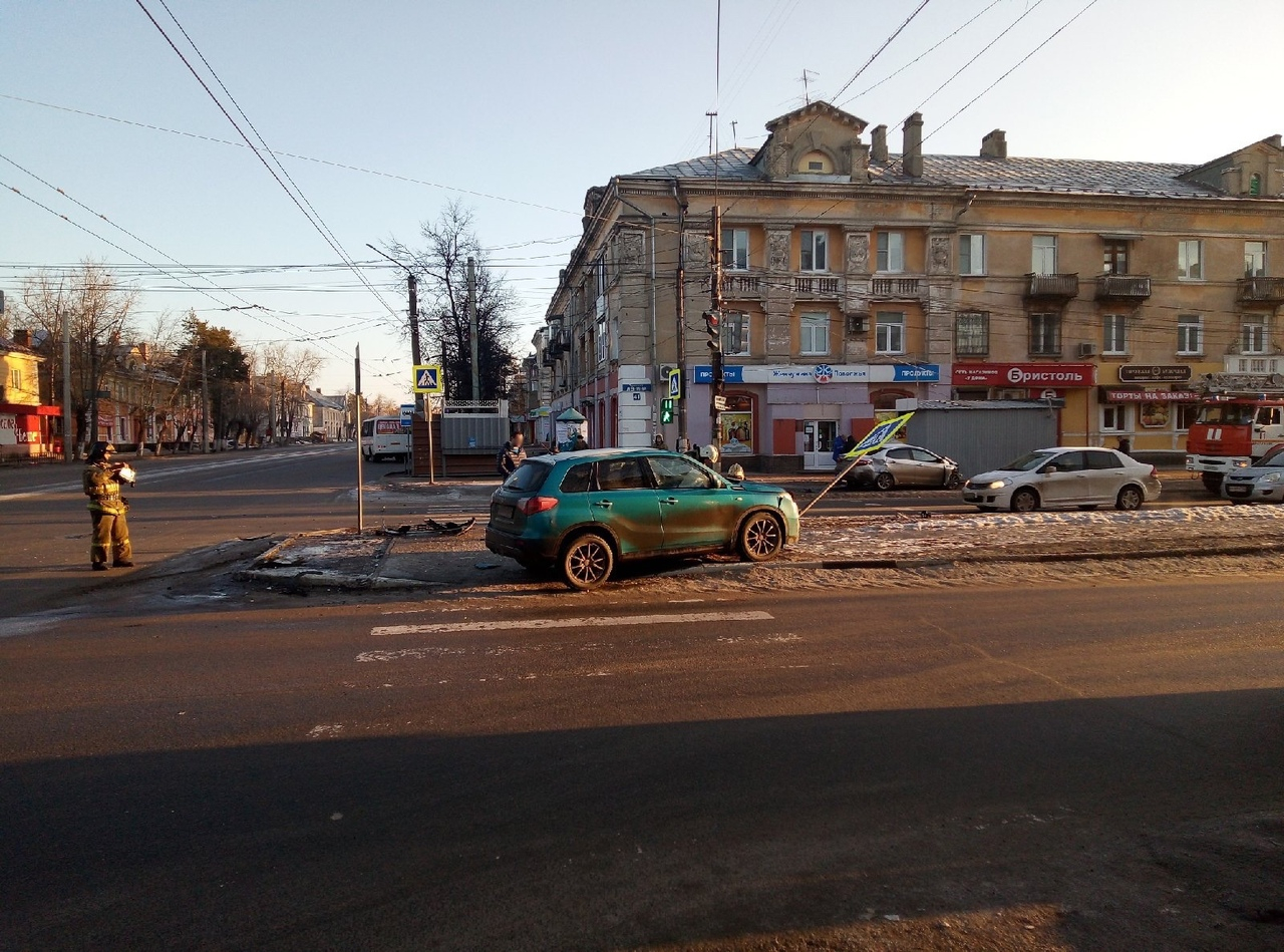 Двух женщин доставили в больницу после столкновения иномарок в Дзержинске (ФОТО, ВИДЕО)