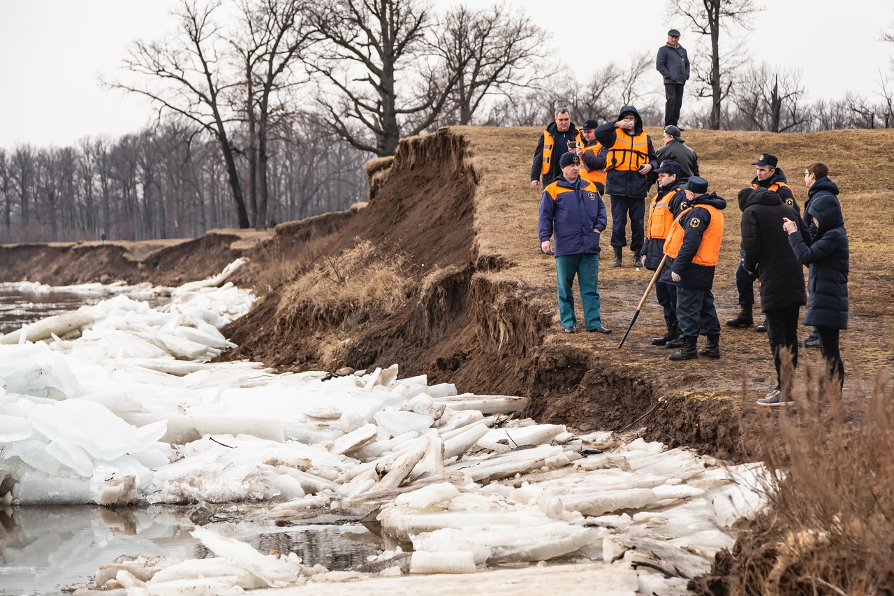 Спасатели предупредили дзержинцев об опасности выхода на лед