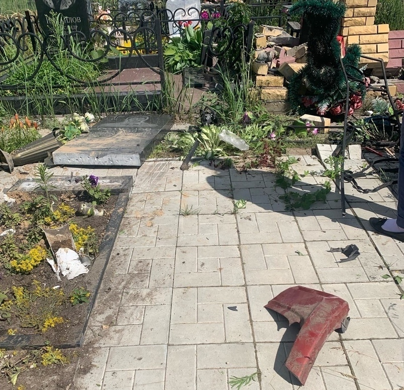 Водитель разгромил кладбище в Дзержинске