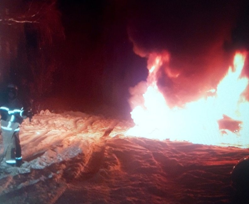 В Дзержинске неизвестные сожгли припаркованный автомобиль