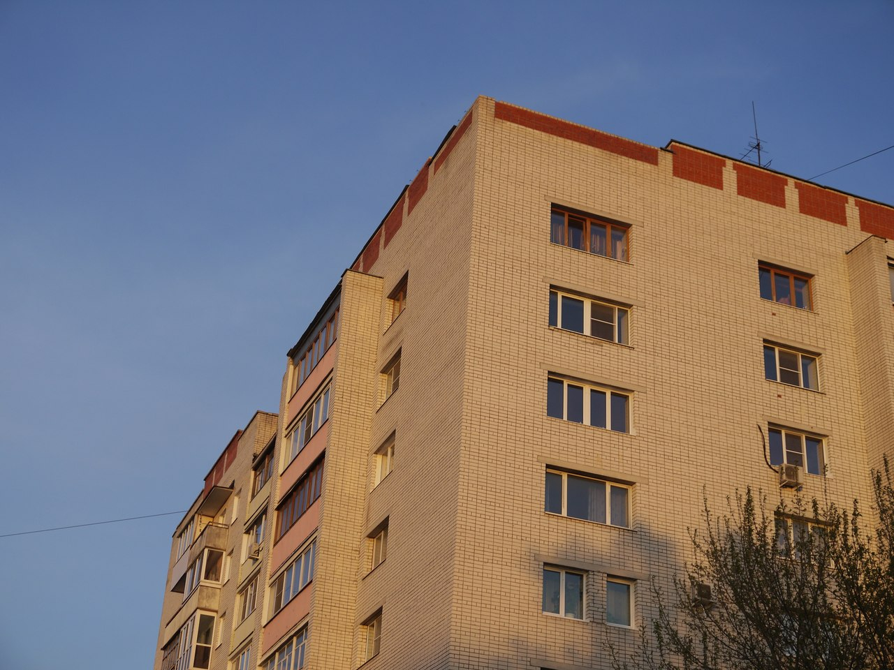 Жильцы многоквартирного дома в Дзержинске могут остаться без света, воды и газа