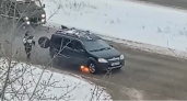 В Дзержинске загорелась машина прямо на дороге