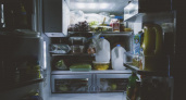 Летят в помойку: какие продукты не стоит класть на дверцу холодильника 
