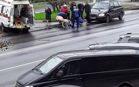 Выскочила под колеса: женщину сбила легковушка на проспекте Циолковского