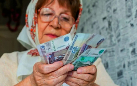 В Дзержинске пенсионерка лишилась своих сбережений из-за мошенницы