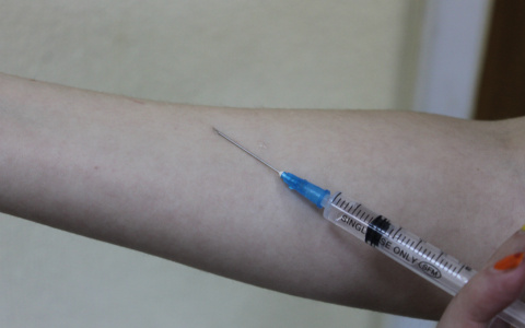Врачи рассказали о противопоказаниях для вакцинации дзержинцев от COVID-19