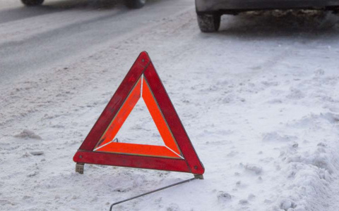 Больше сотни аварий произошло за сутки из-за снега
